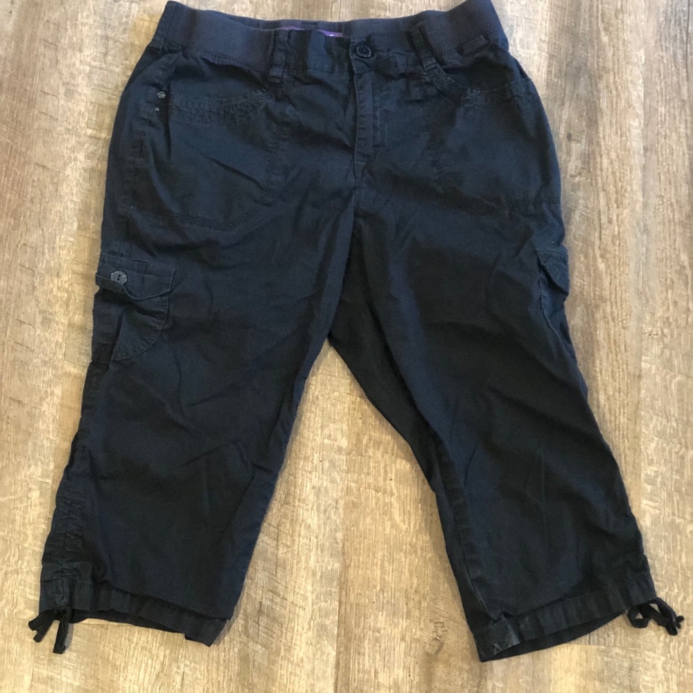 Used Black Capri